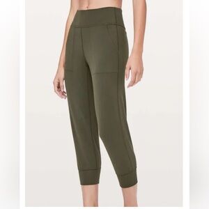 Lululemon Align Jogger Crop 23" in Dark Olive Size 10